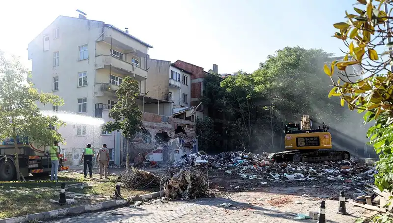 Sındırgı'da Deprem Artçıları Şiddetini Arttırıyor, Vatandaşlar Endişeli!