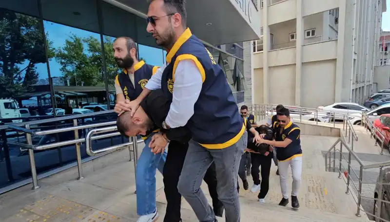 FETÖ'cü İsimlerin Yalanlarıyla Milyonlarca Lira Vurgun Yapıldı