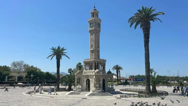 İzmir’de Sıcak Hava Dalgası: 42 Dereceye Yazın Mızıkası!