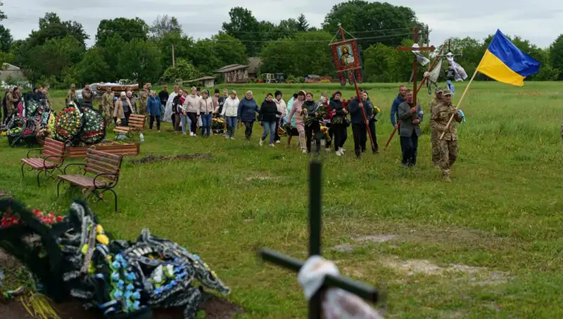 İngiliz Asker, Ukrayna'daki Çatışmalarda Hayatını Kaybetti: Detaylar ve Reaksiyonlar